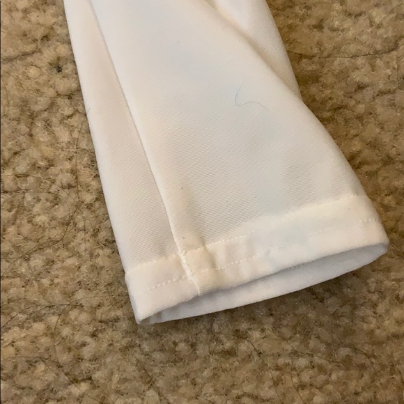 Lightweight Under Armour shirt - Picture 5 of 6